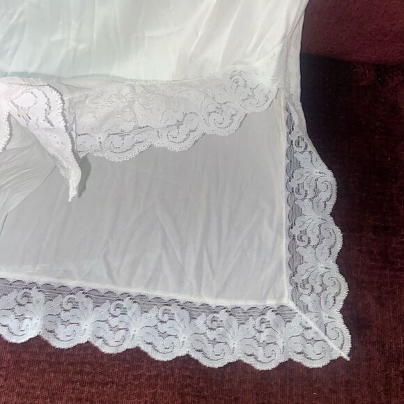 Vintage slip with lace edge and slit Ladies large elastic waist Konar - Picture 3 of 6